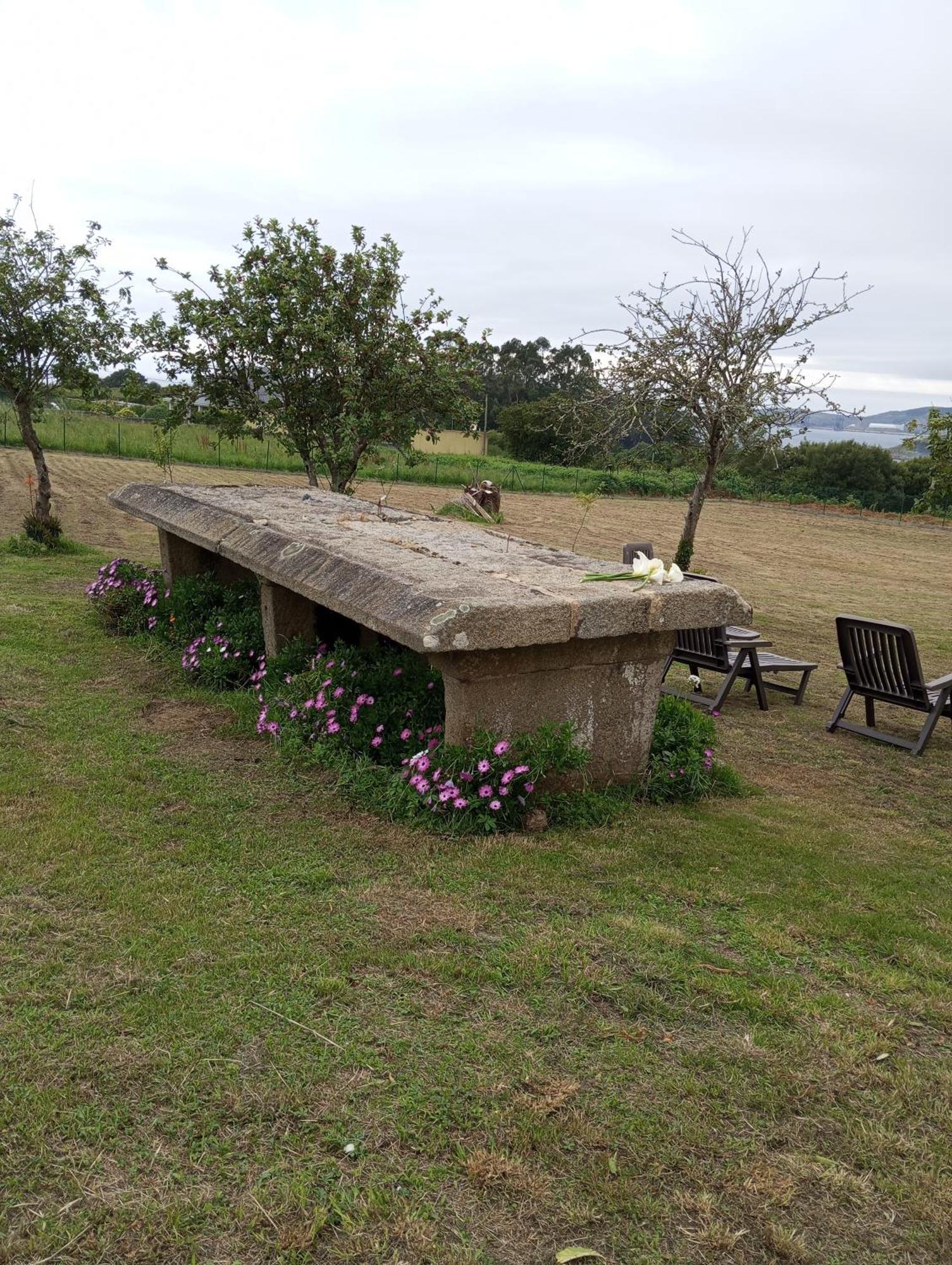 Pozo das Leiras-izquierda- Ares Exterior foto